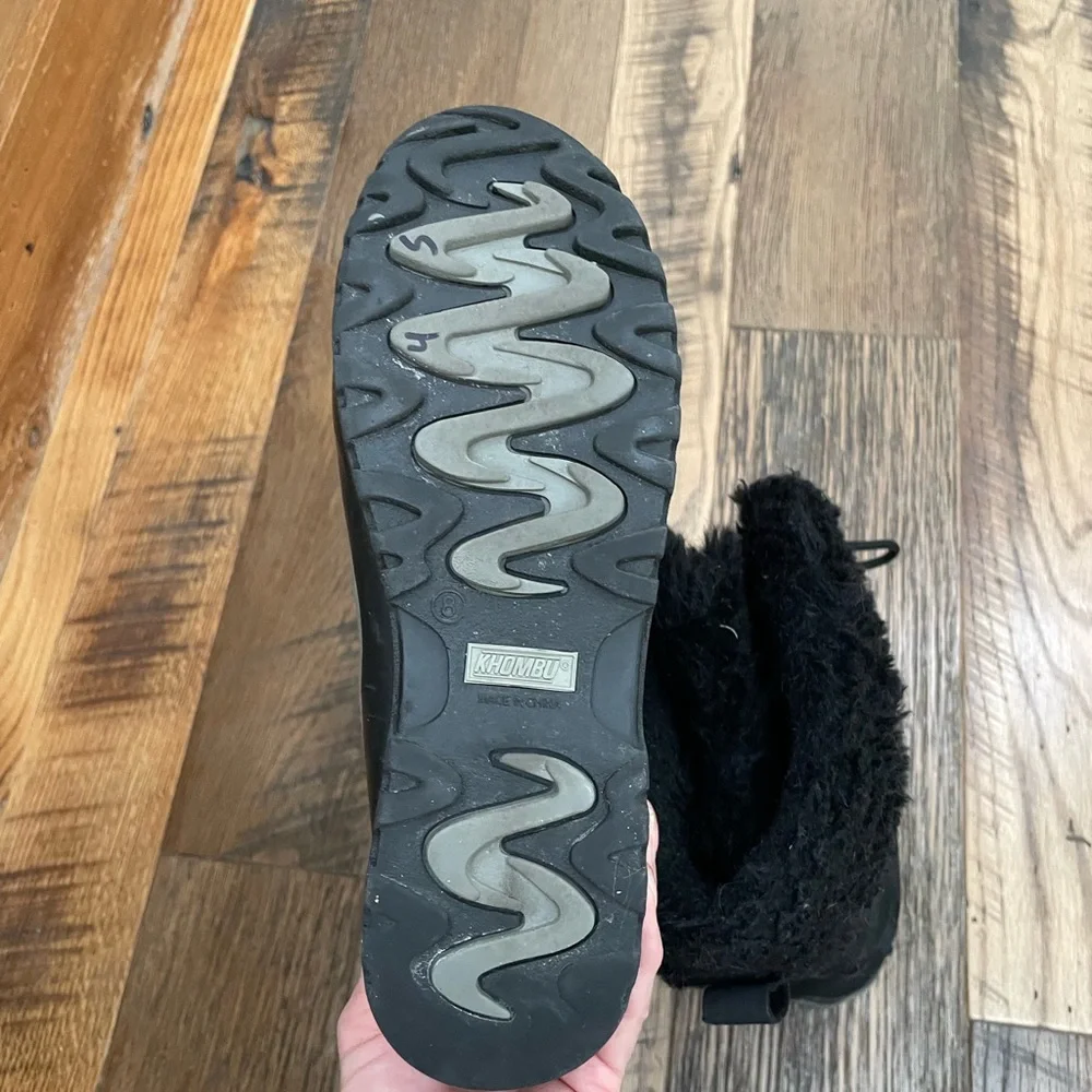 Khombu Waterproof tall winter boots Wm 8